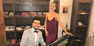 Güze Merhaba Konserinde Genç Piyanist; Güneş Yakartepe “DESEM Kİ” Şiirinden Bestelediği, Bestesini Kuyruklu Piyano ile Çaldı. Solist, Neslihan Abalı Güzel Sesi ile Yeni Eseri Seslendirdi.